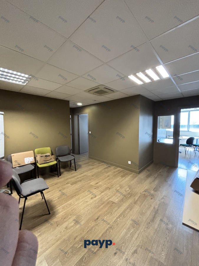 Bureaux 200m² à Sedan - vue 3